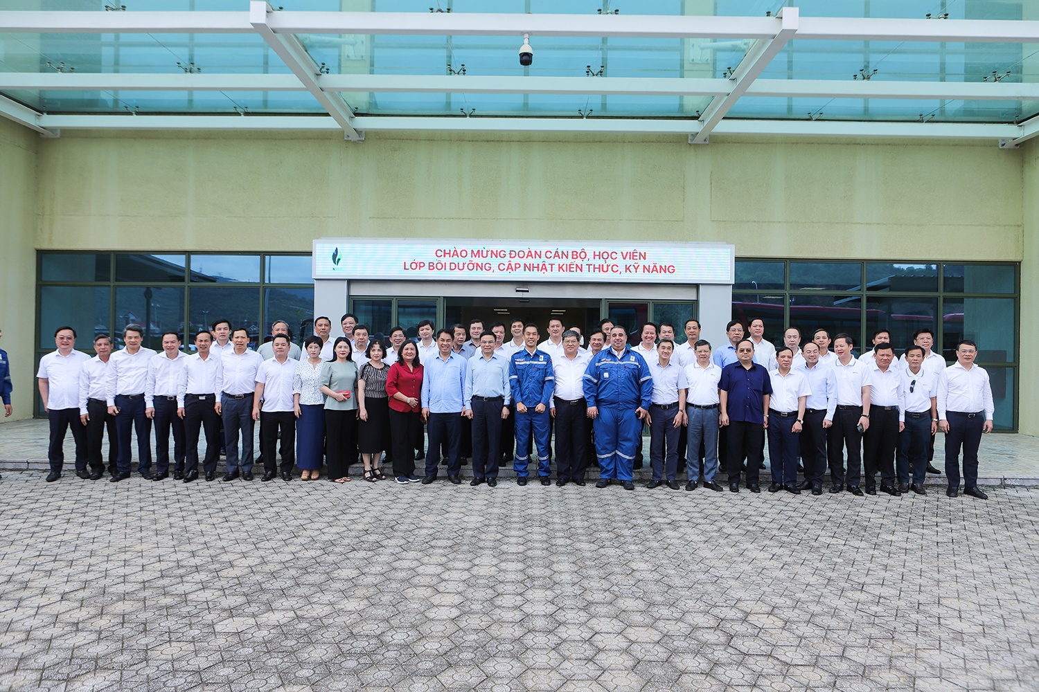 Lớp bồi dưỡng tham quan, khảo sát tại Nhà máy Lọc hóa dầu Nghi Sơn